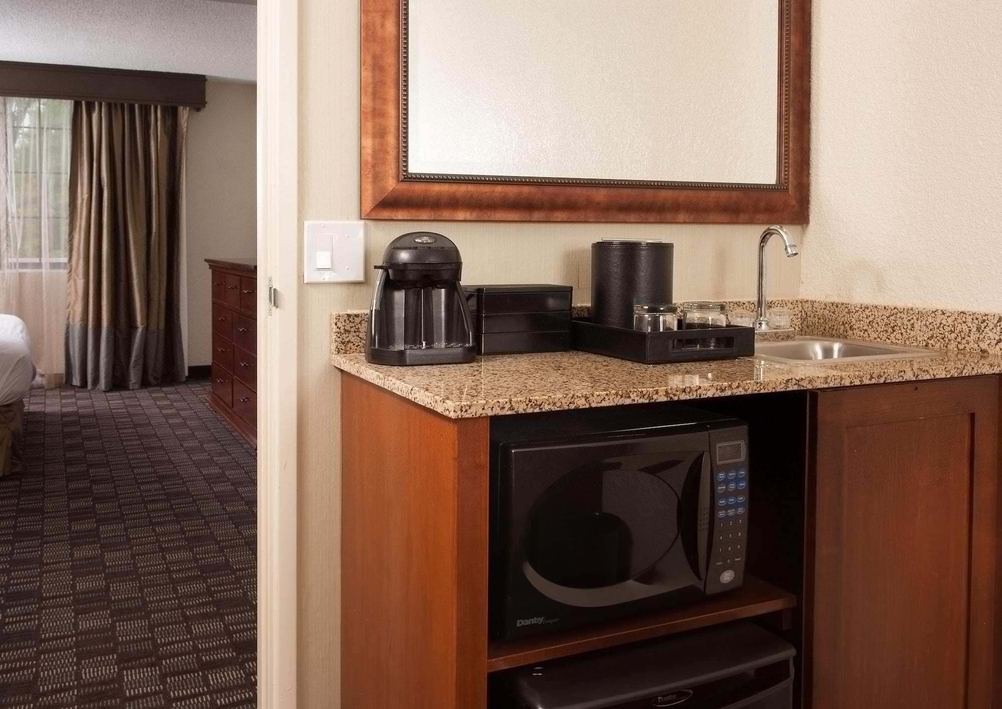 Embassy Suites By Hilton Nashville Airport Εξωτερικό φωτογραφία