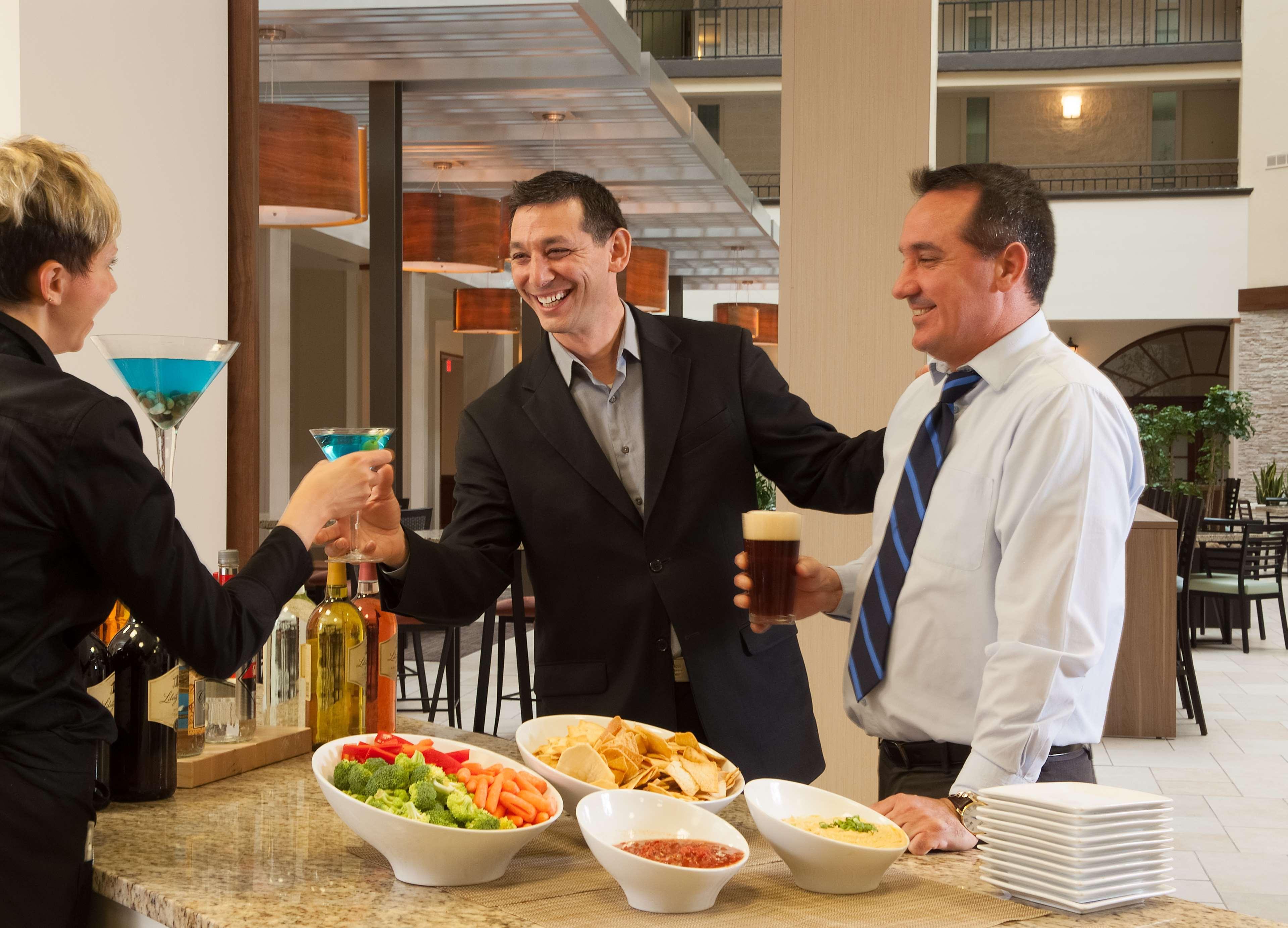 Embassy Suites By Hilton Nashville Airport Εξωτερικό φωτογραφία