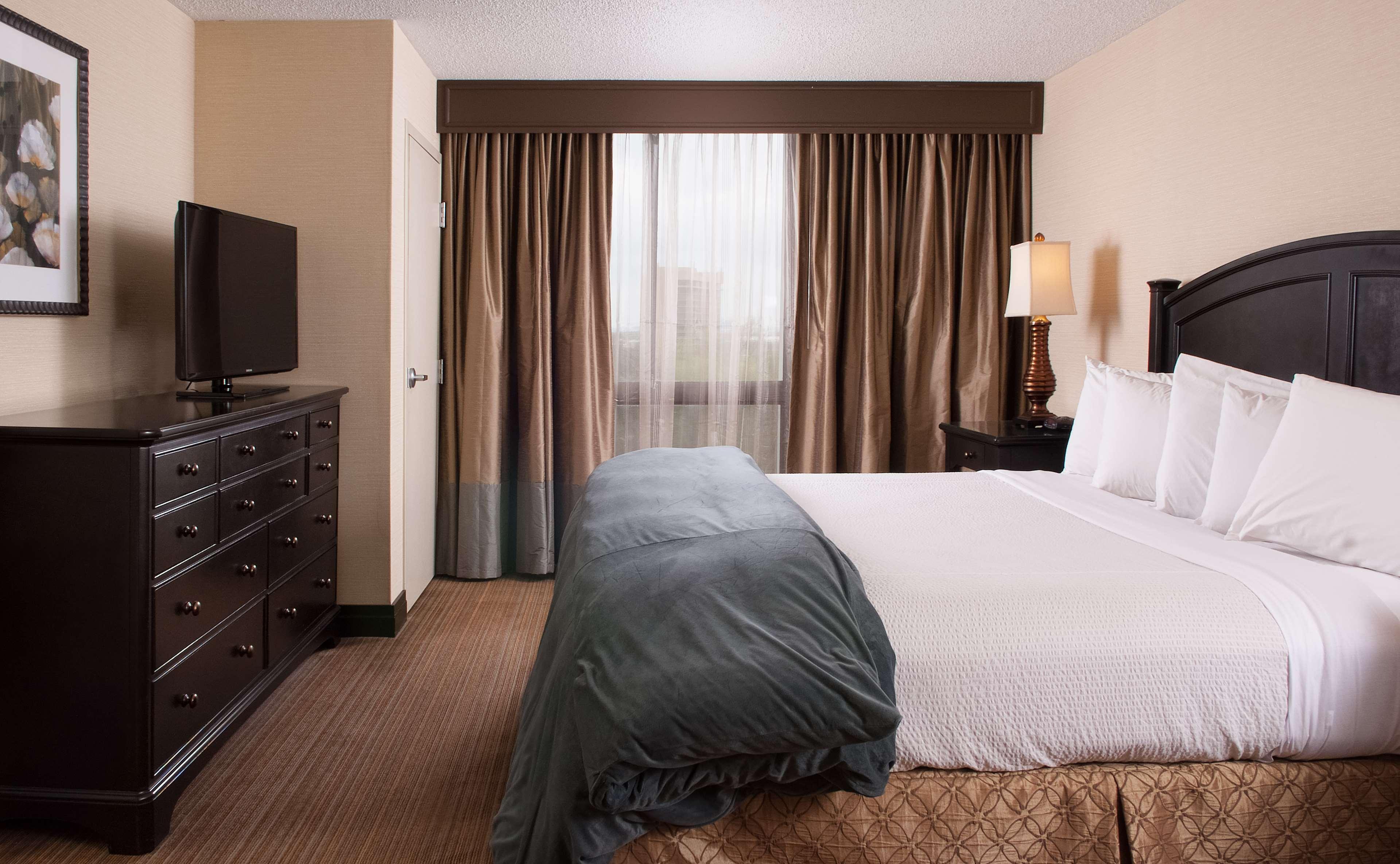 Embassy Suites By Hilton Nashville Airport Εξωτερικό φωτογραφία