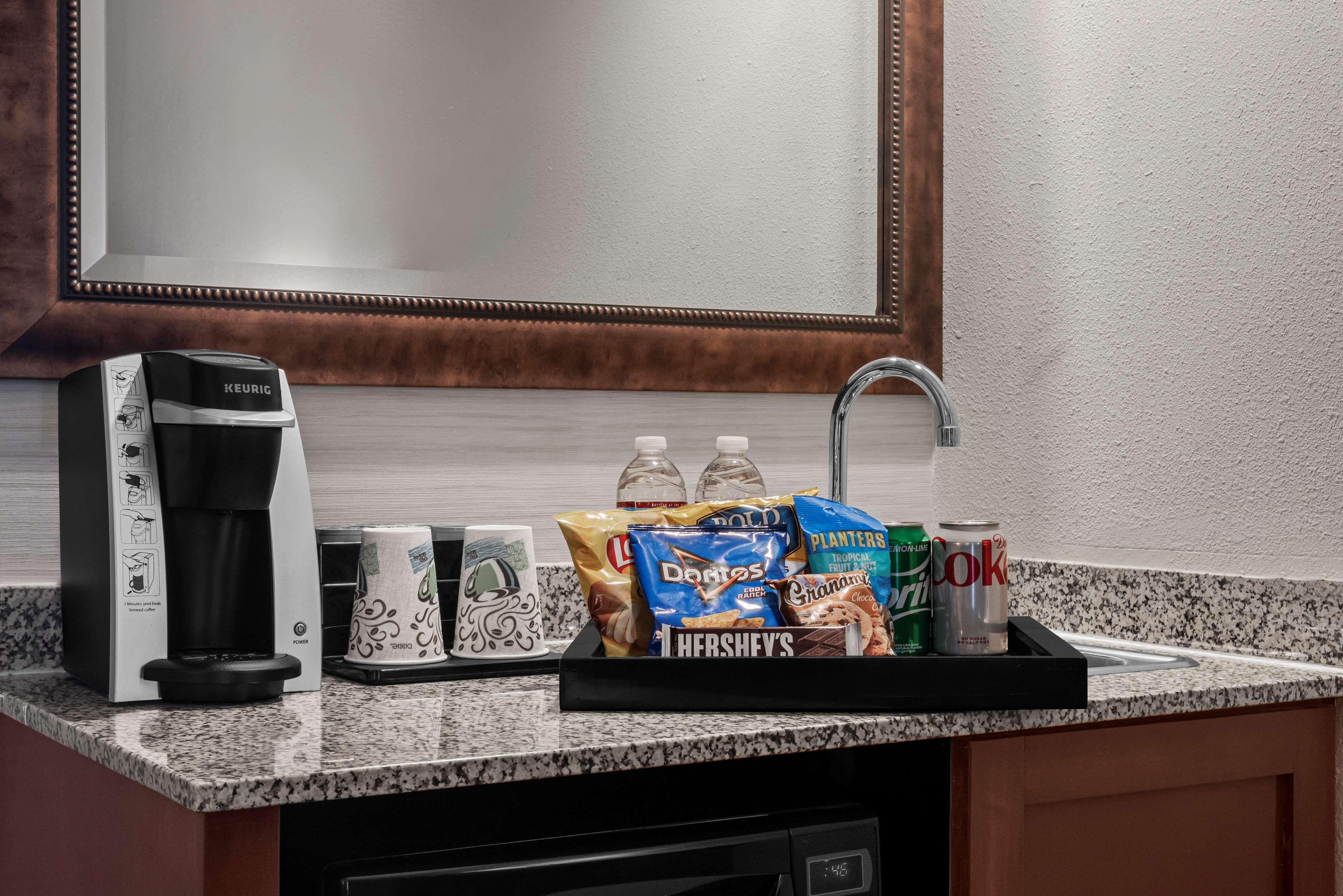 Embassy Suites By Hilton Nashville Airport Εξωτερικό φωτογραφία