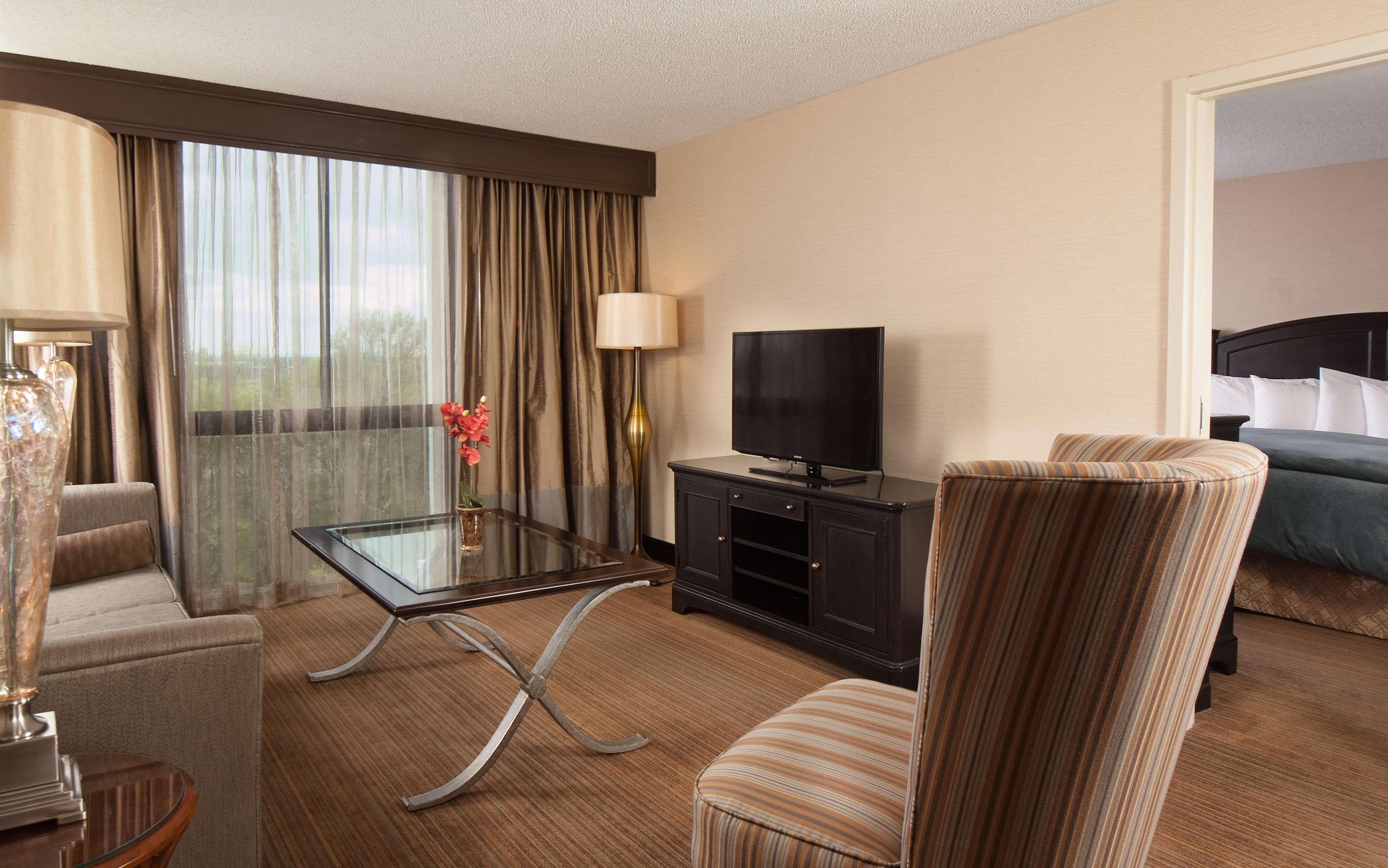 Embassy Suites By Hilton Nashville Airport Εξωτερικό φωτογραφία