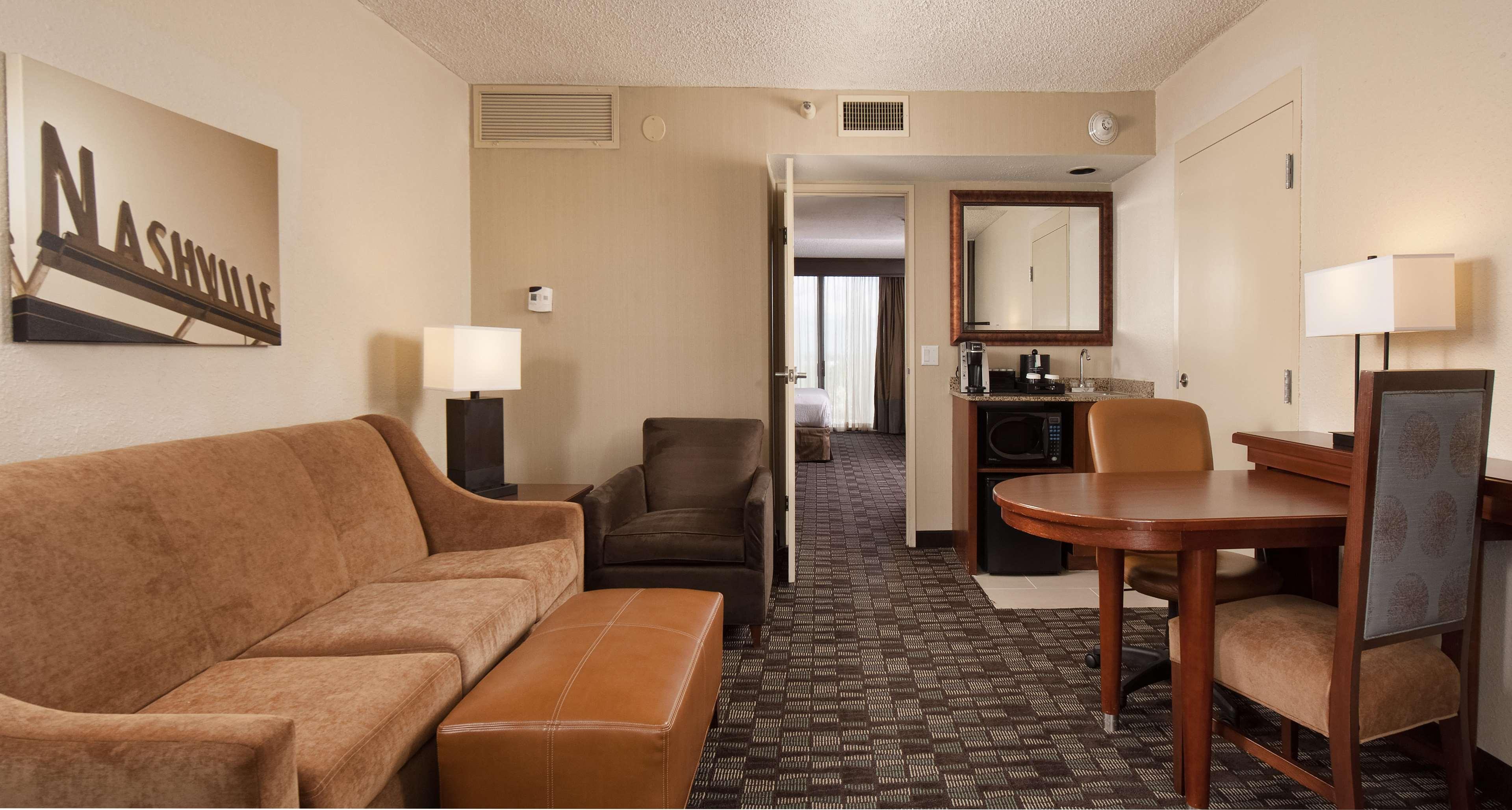 Embassy Suites By Hilton Nashville Airport Εξωτερικό φωτογραφία
