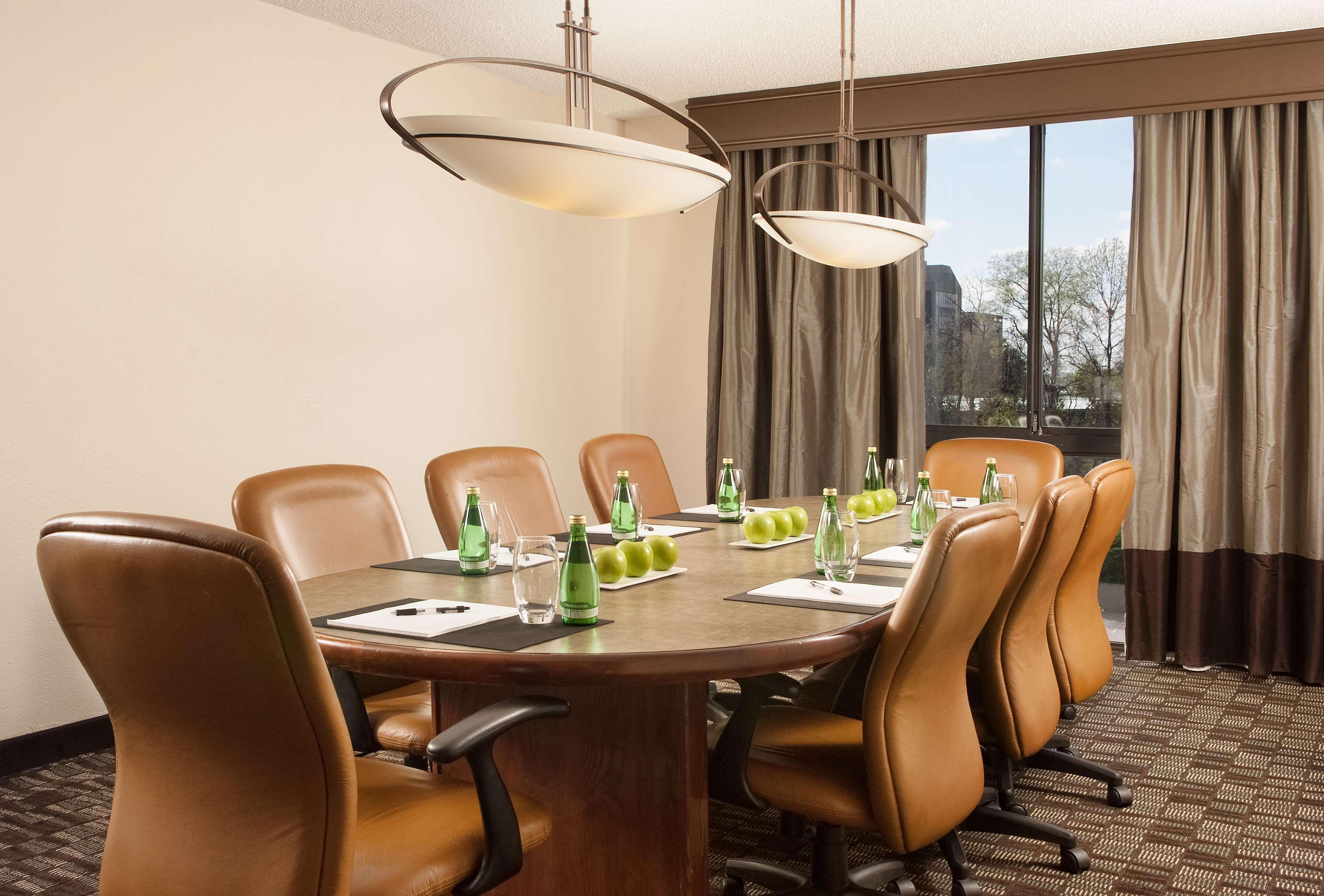Embassy Suites By Hilton Nashville Airport Εξωτερικό φωτογραφία