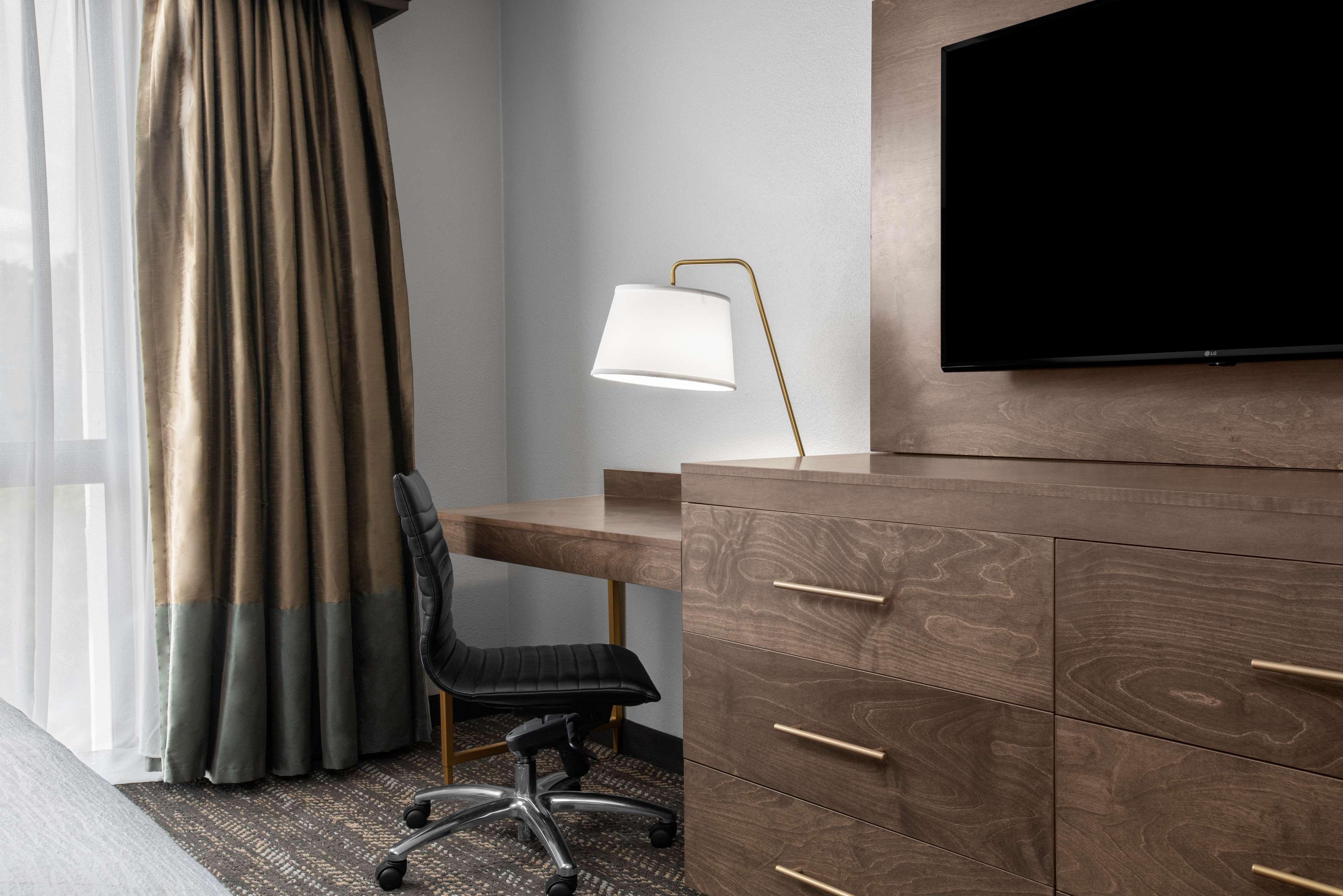 Embassy Suites By Hilton Nashville Airport Εξωτερικό φωτογραφία