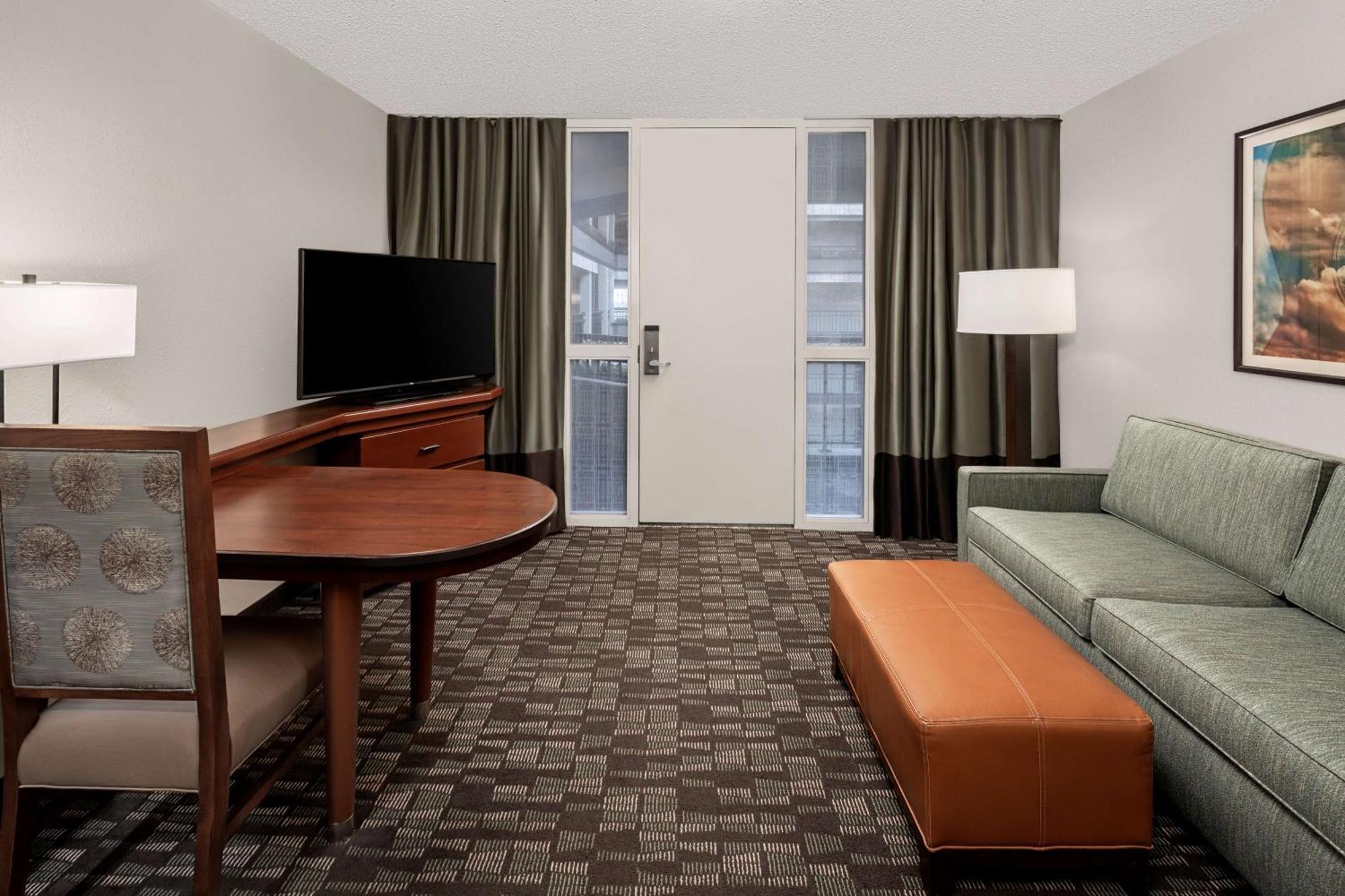 Embassy Suites By Hilton Nashville Airport Εξωτερικό φωτογραφία