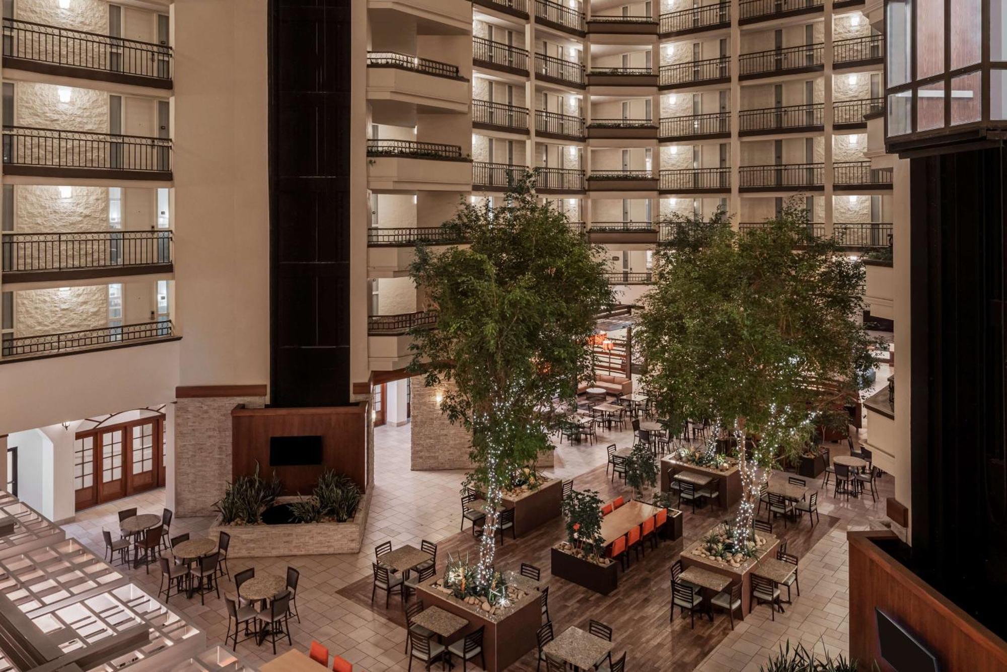 Embassy Suites By Hilton Nashville Airport Εξωτερικό φωτογραφία